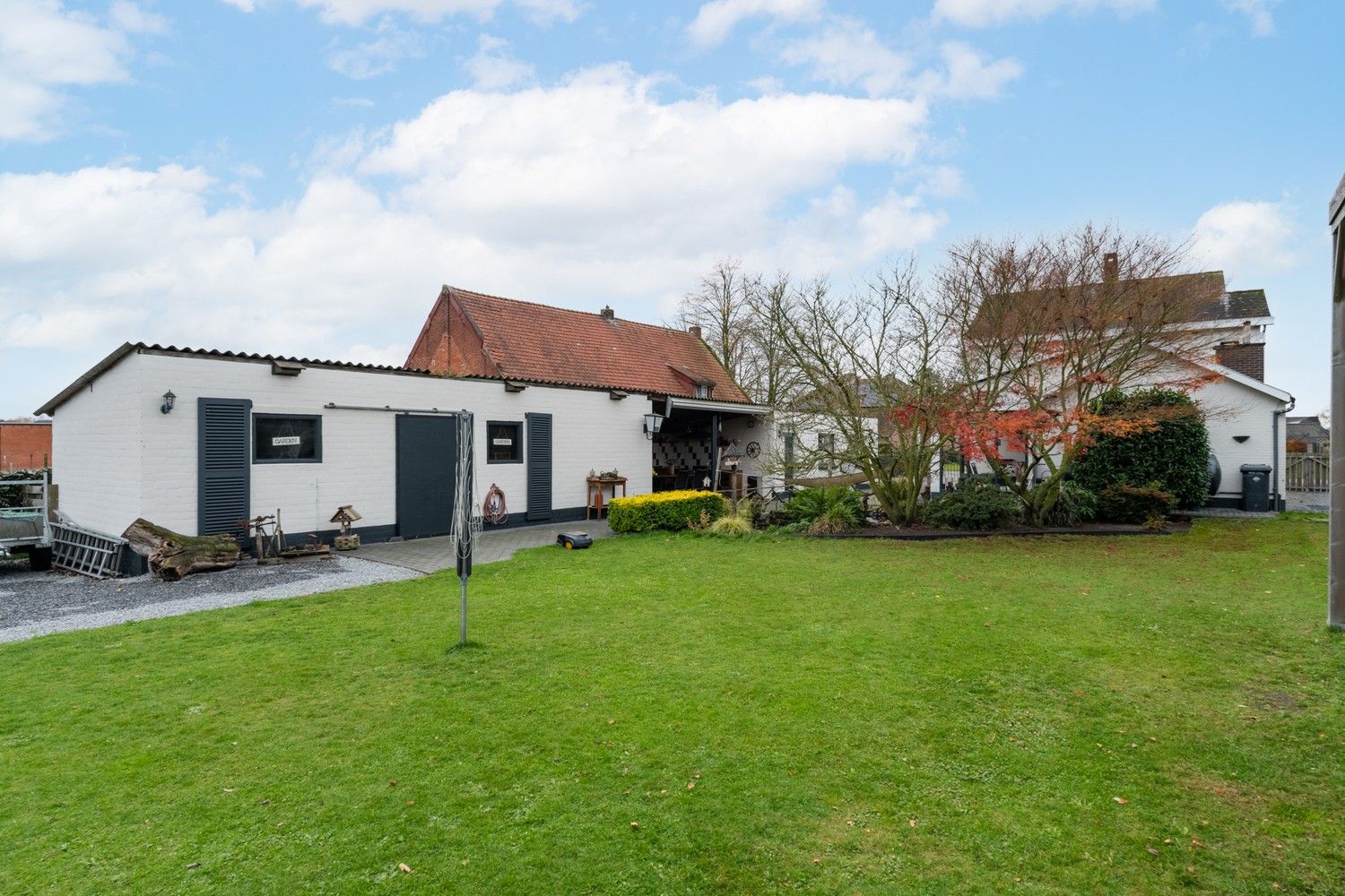 Vrijstaande woning met prachtig uitzicht op weilanden, rustige ligging nabij de Nederlandse grens! foto 47