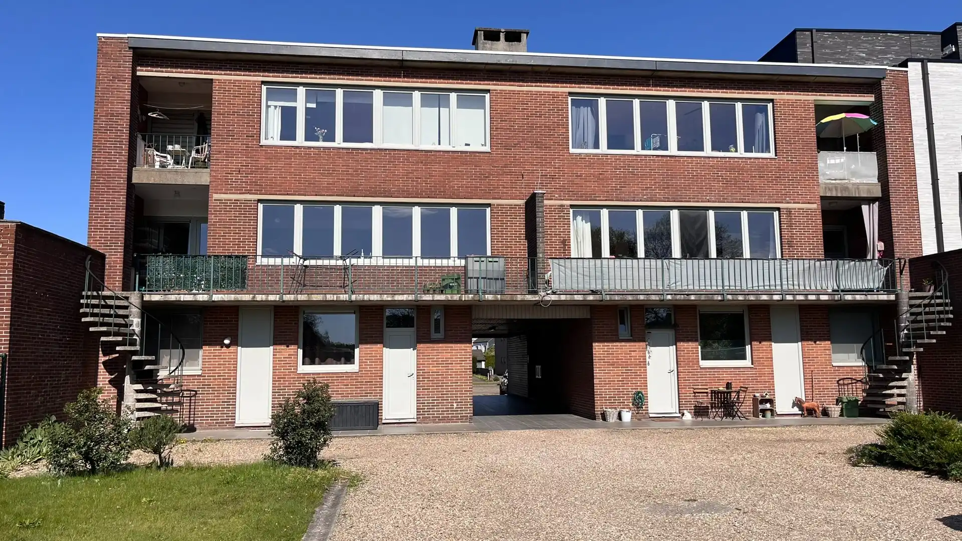 Appartement met drie slaapkamers, terras, kelderberging en garage. foto 17