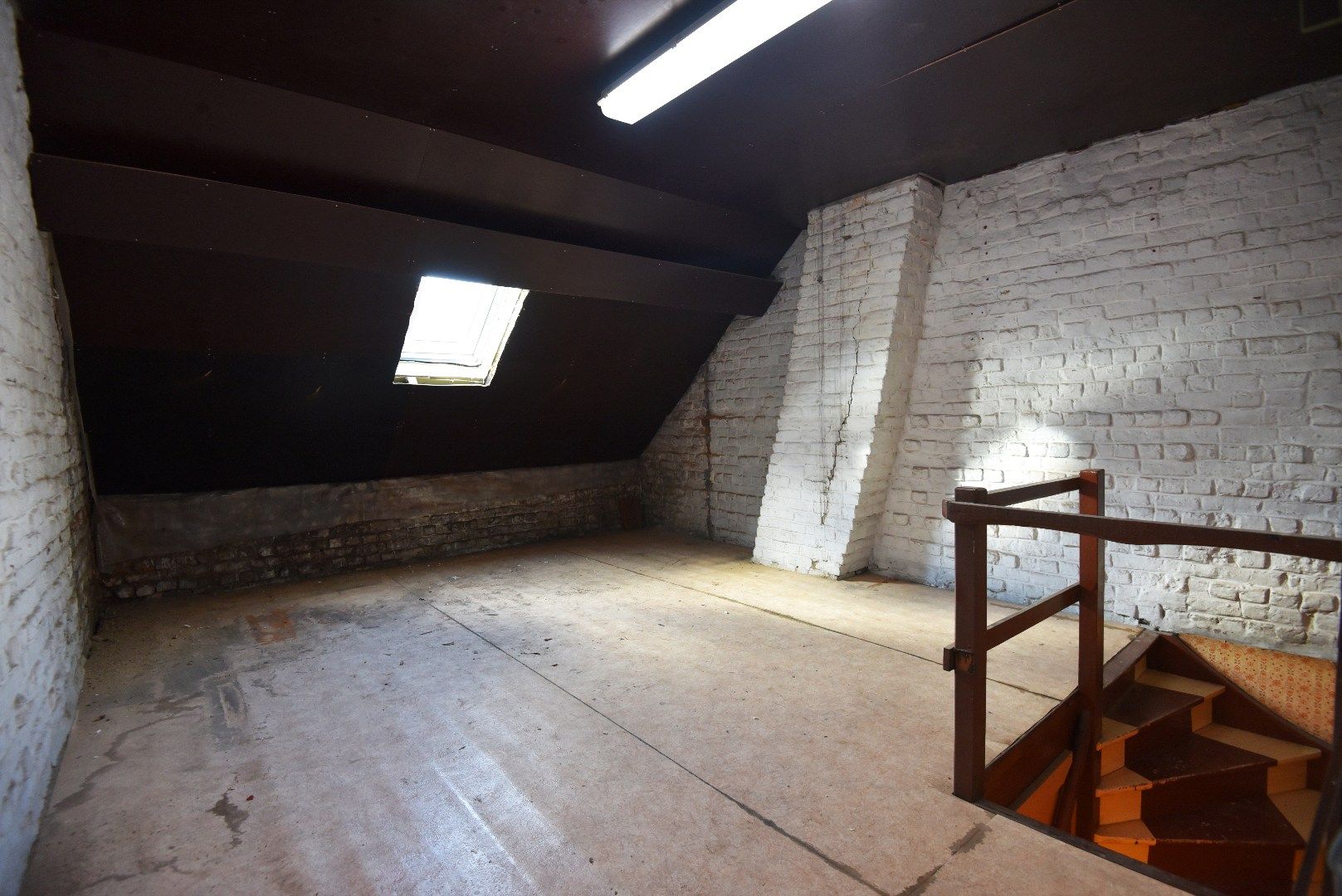 Grondig te renoveren woning maar ! GEEN RENOVATIEPLICHT ! Ideale starterswoning / investeringspand te Gent foto 7