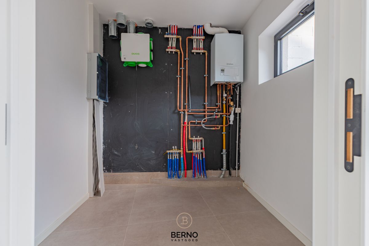 Vernieuwbouw woning met tuin foto 15