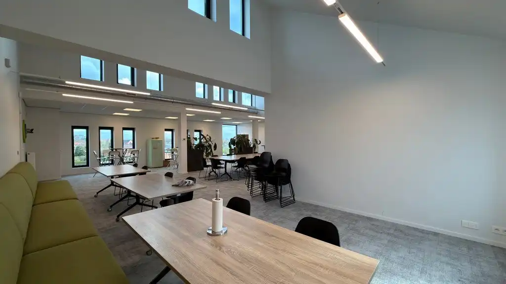Instapklare kantoren met terras te huur vlakbij afrit E19 in Rumst foto 11