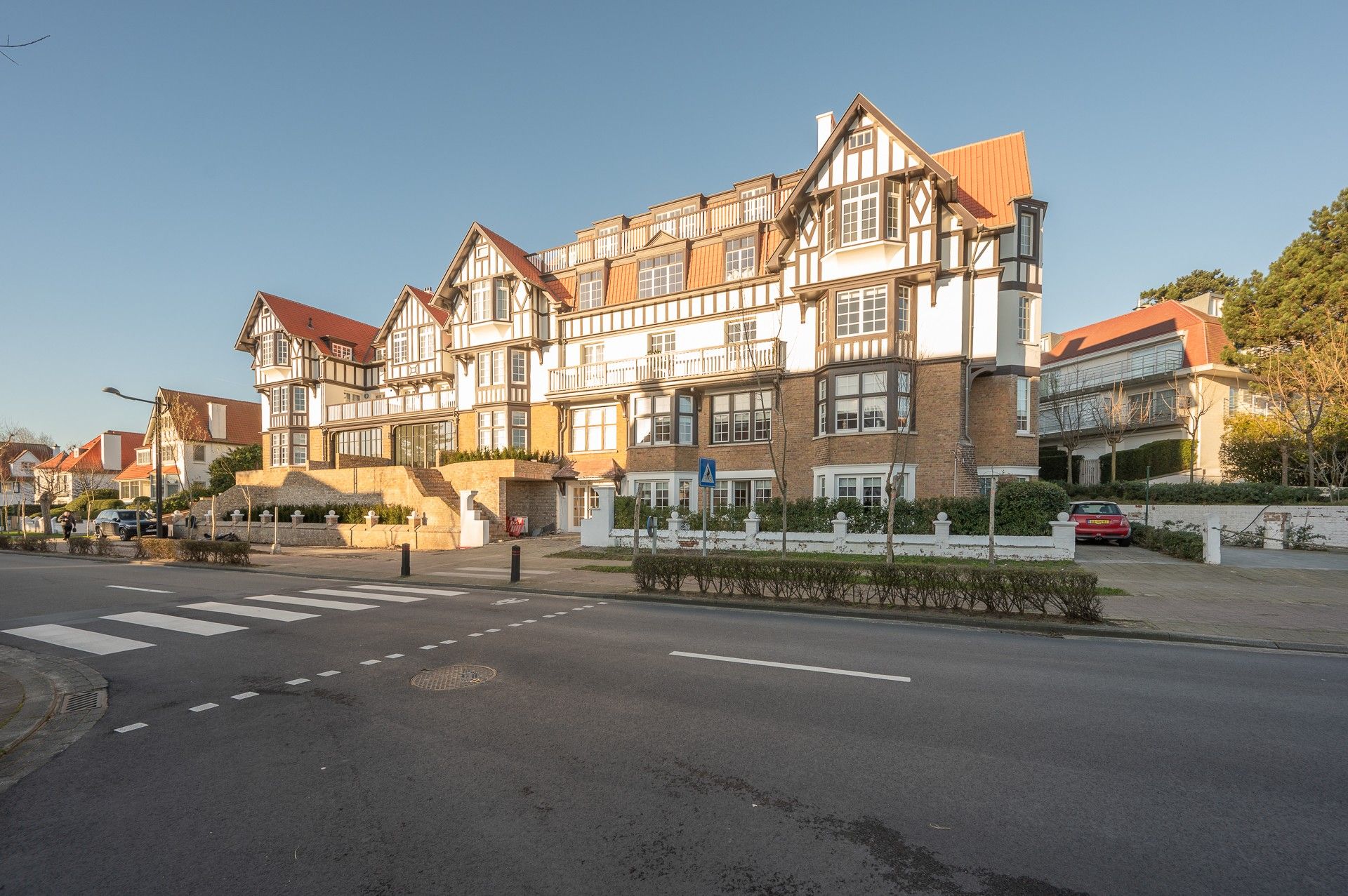 Ongemeubeld: gelijkvloers appartement in de standingvolle residentie Golf! foto 10