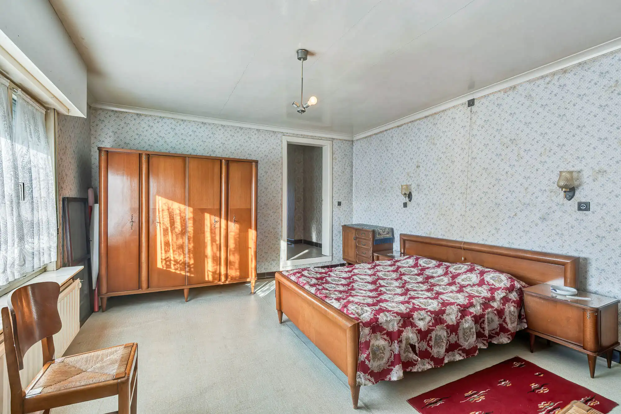 Te renoveren halfopen woning met garage en grote tuin foto 12