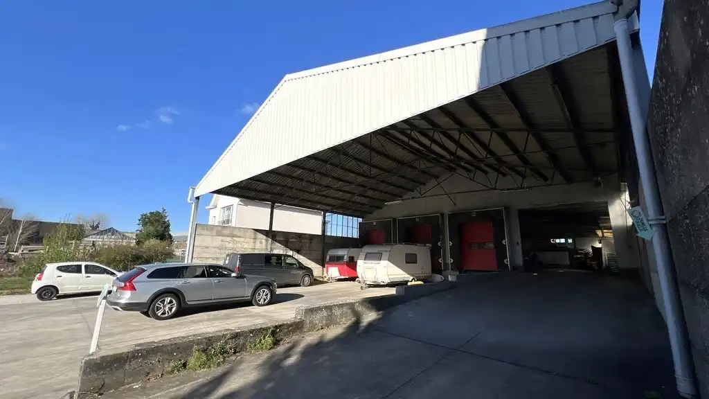 Loods met laadkades en kantoor te huur nabij R4 in Melle foto 15