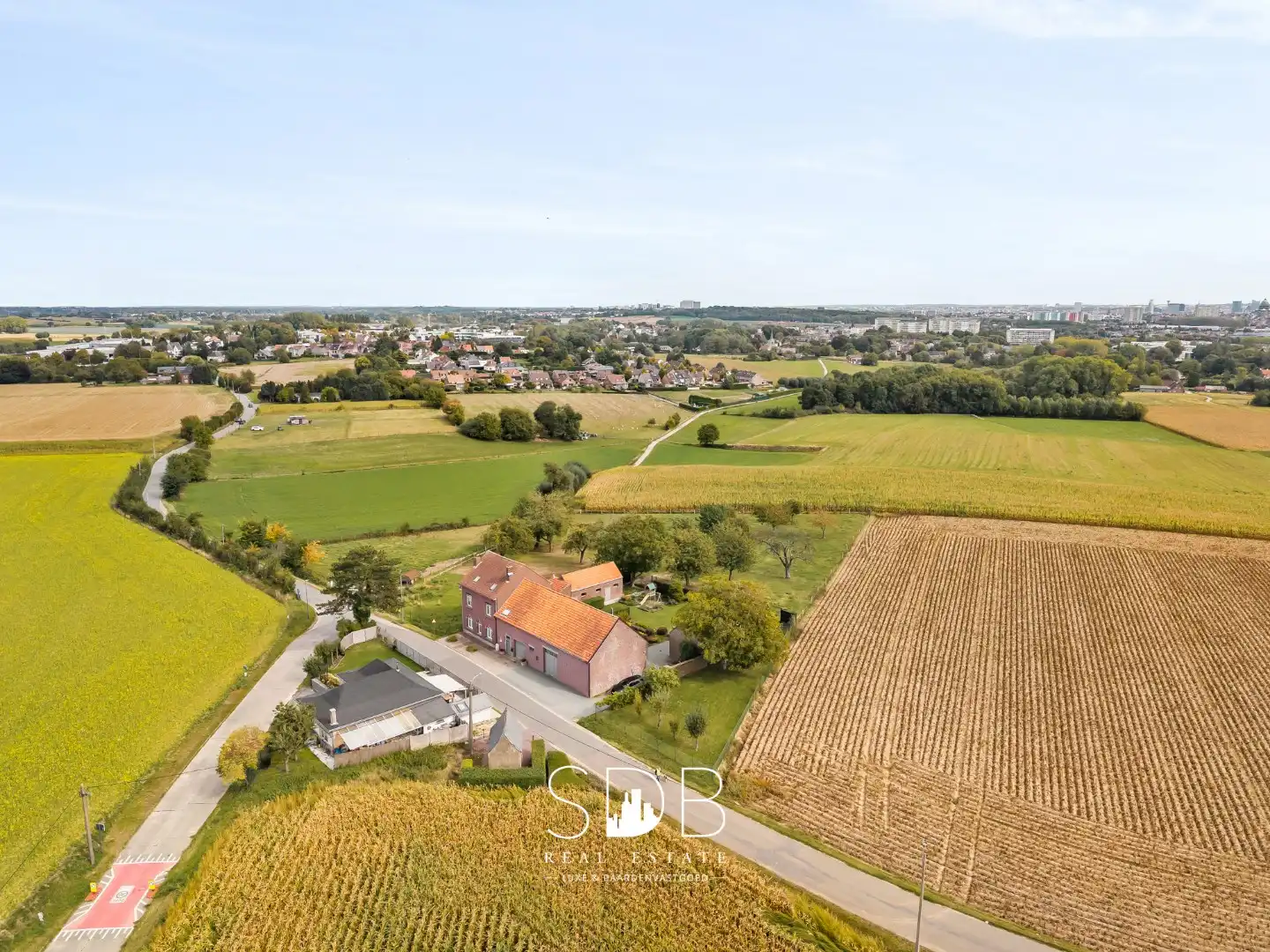 Prachtige landelijke hoeve woning met gezinstuin en graslanden op 1hectare foto 32
