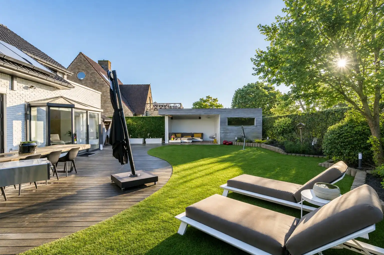 Alleenstaande villa met 4 slaapkamers in een residentiële omgeving. foto 10
