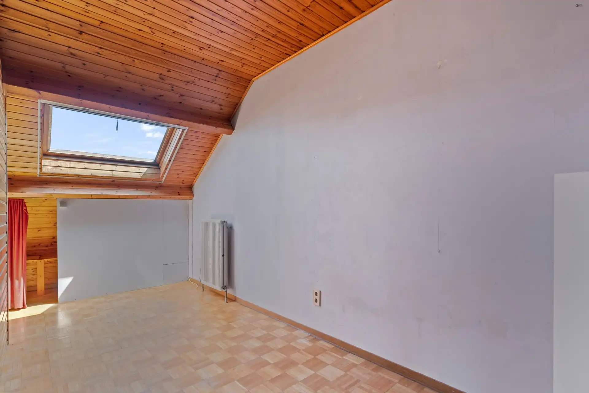 Handelspand met bovenliggende woonst te centrum Stekene foto 17