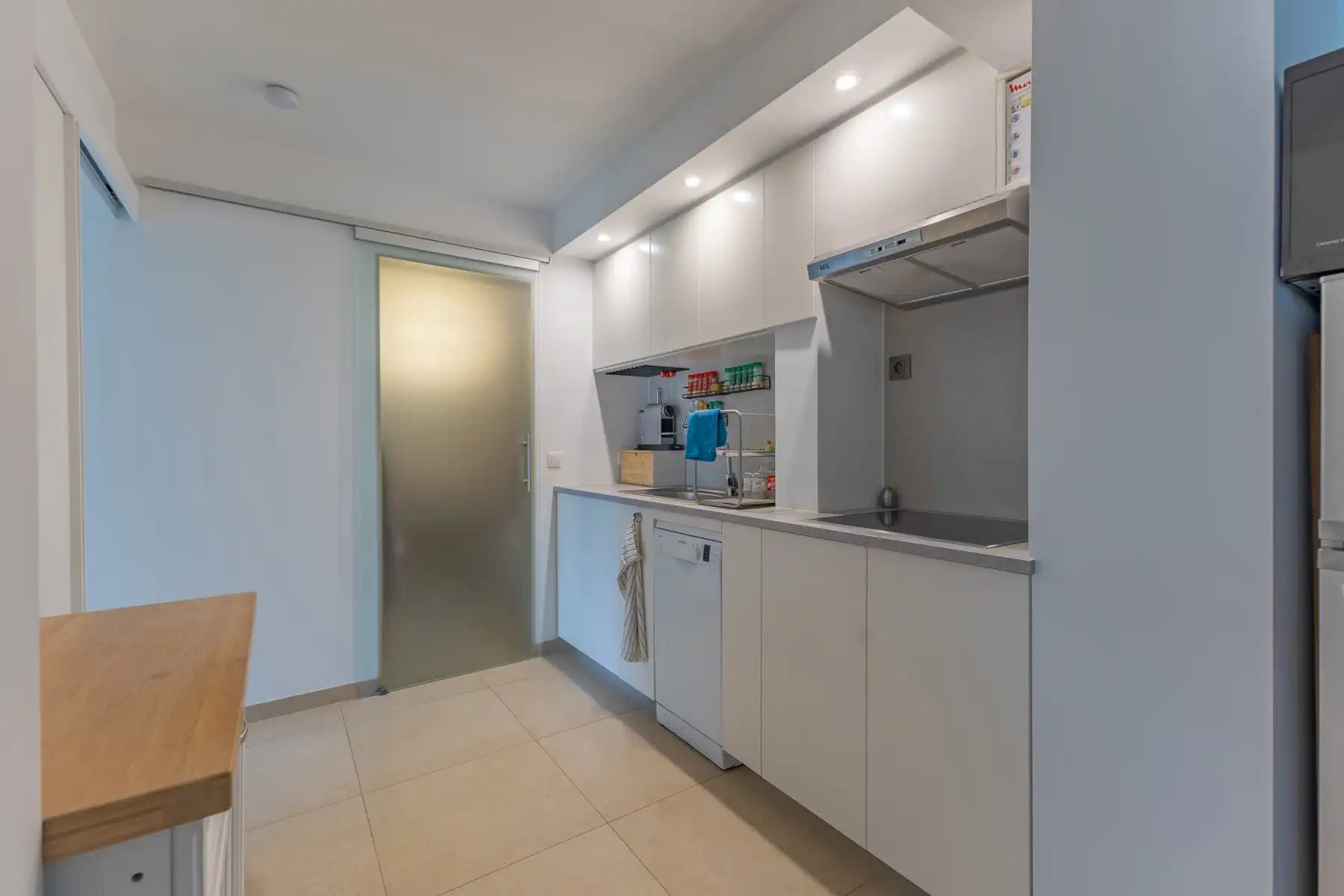 Opbrengsteigendom met 4 wooneenheden en 2 garages foto 19