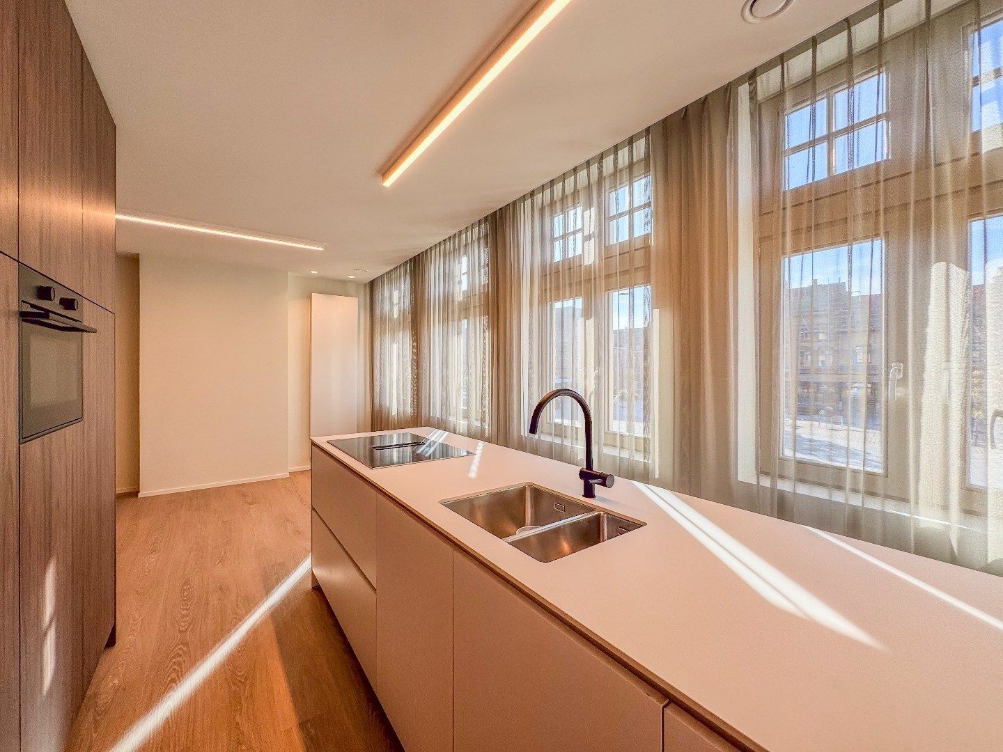 Ruim appartement met 3 slaapkamers en terras in het centrum. foto 7