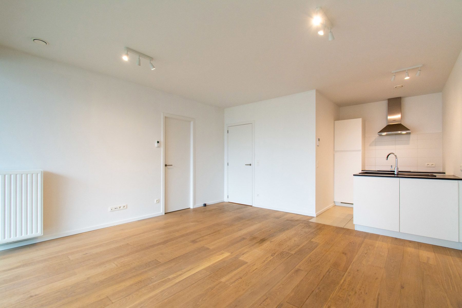 Ongemeubeld 1 slaapkamer app. met mooi terrras foto {{pictureIndex}}