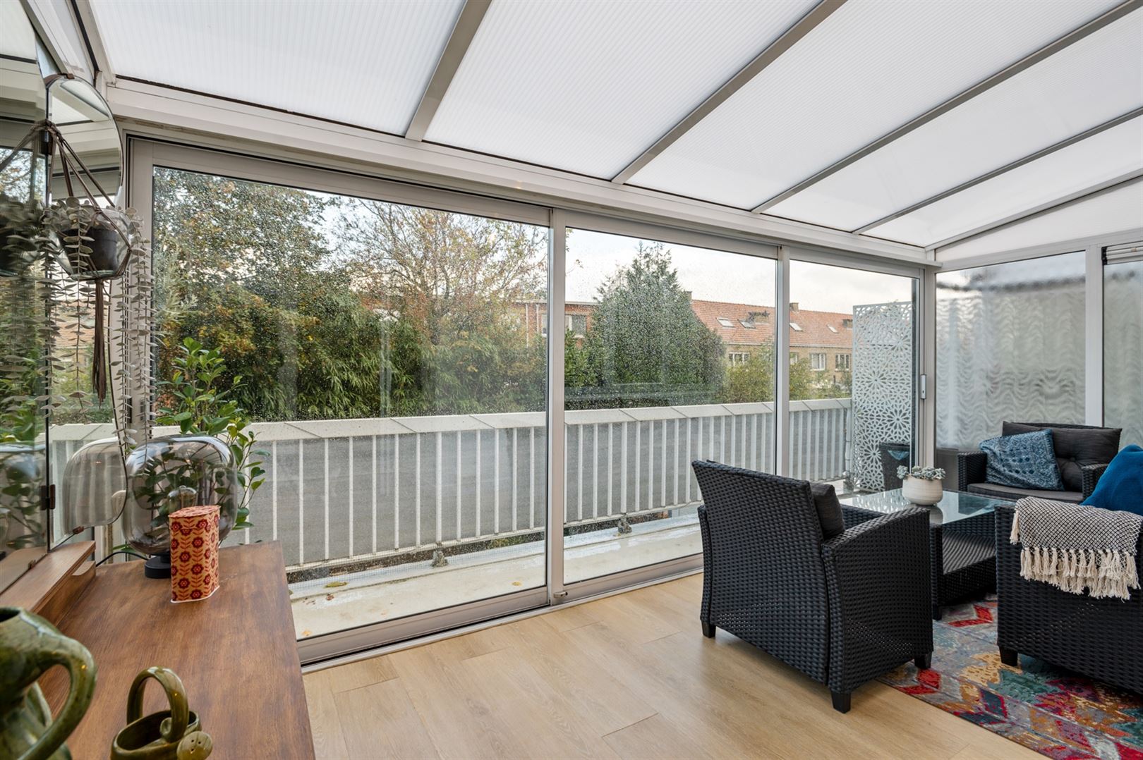 Gerenoveerd appartement met 2 slaapkamers en veranda. foto 13