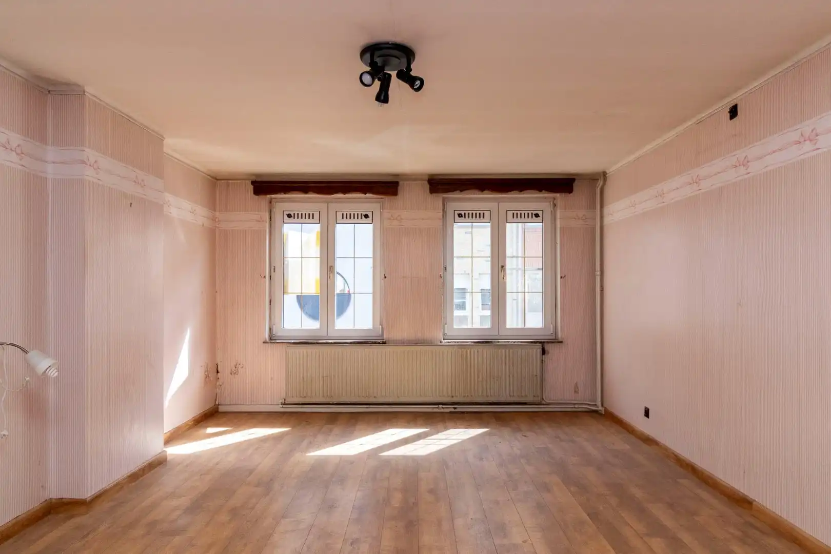 Stadswoning met 3 SLKS - 5 mogelijk en een grote tuin foto 10