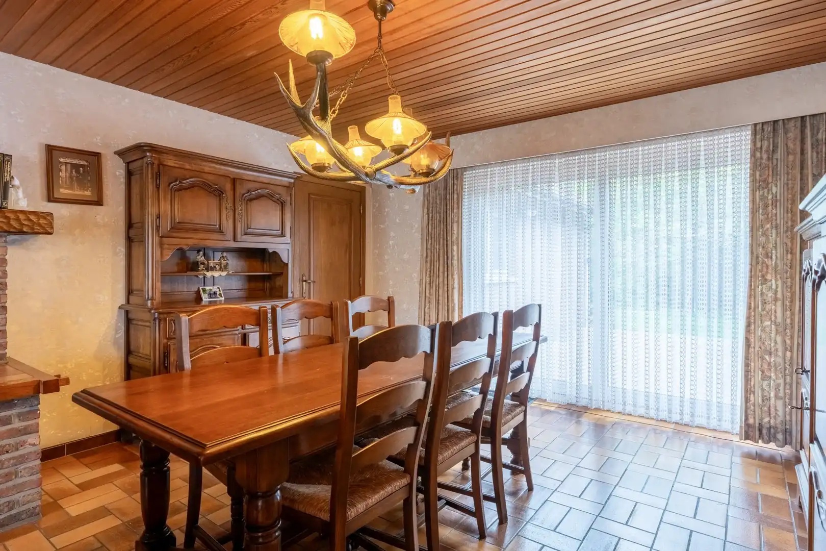 Ruime open bebouwing met 6 slaapkamers op een perceel van 13a 44ca foto 9