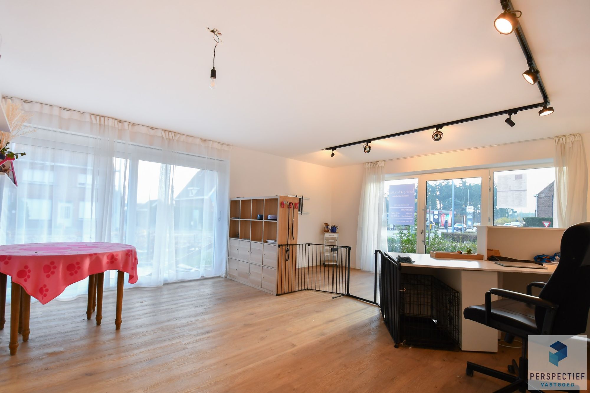 Strategisch gelegen handelsgelijkvloers op een zichtlocatie foto 7