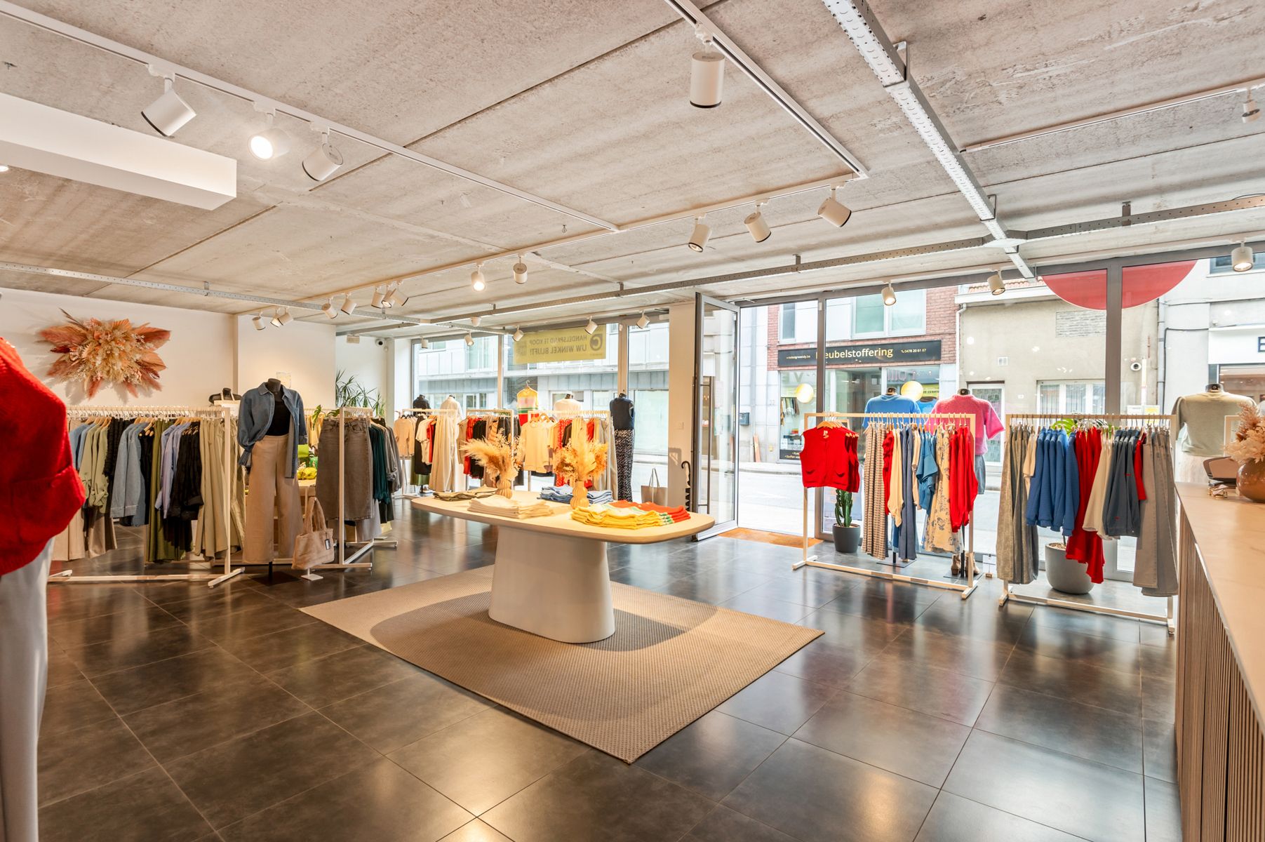 Commercieel gelijkvloers in winkelhart van Aartselaar – met stabiele huurder foto 5