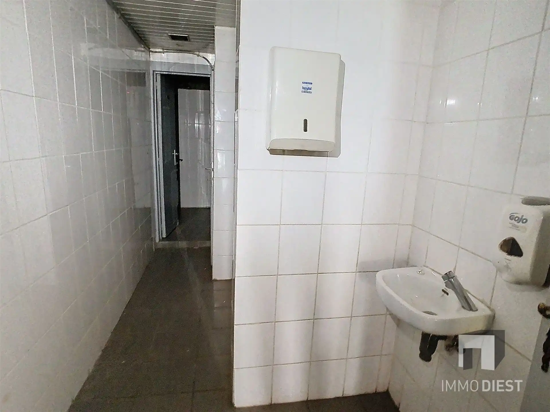 Handelspand 180m2 gelijkvloers op 3,47are met achterliggende tuin foto 16