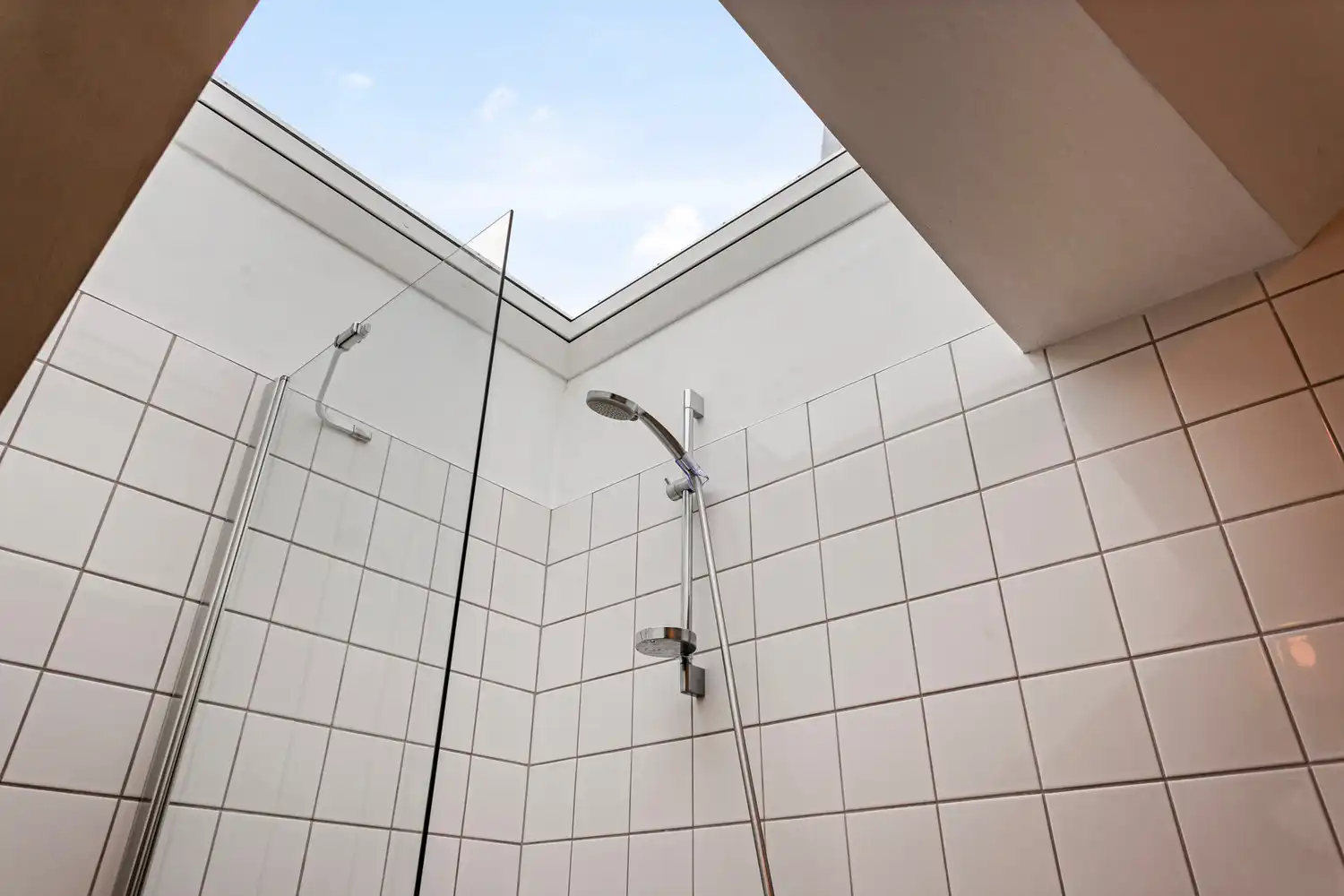 PRACHTIG GERENOVEERDE WONING MET STADSTUIN! foto 32