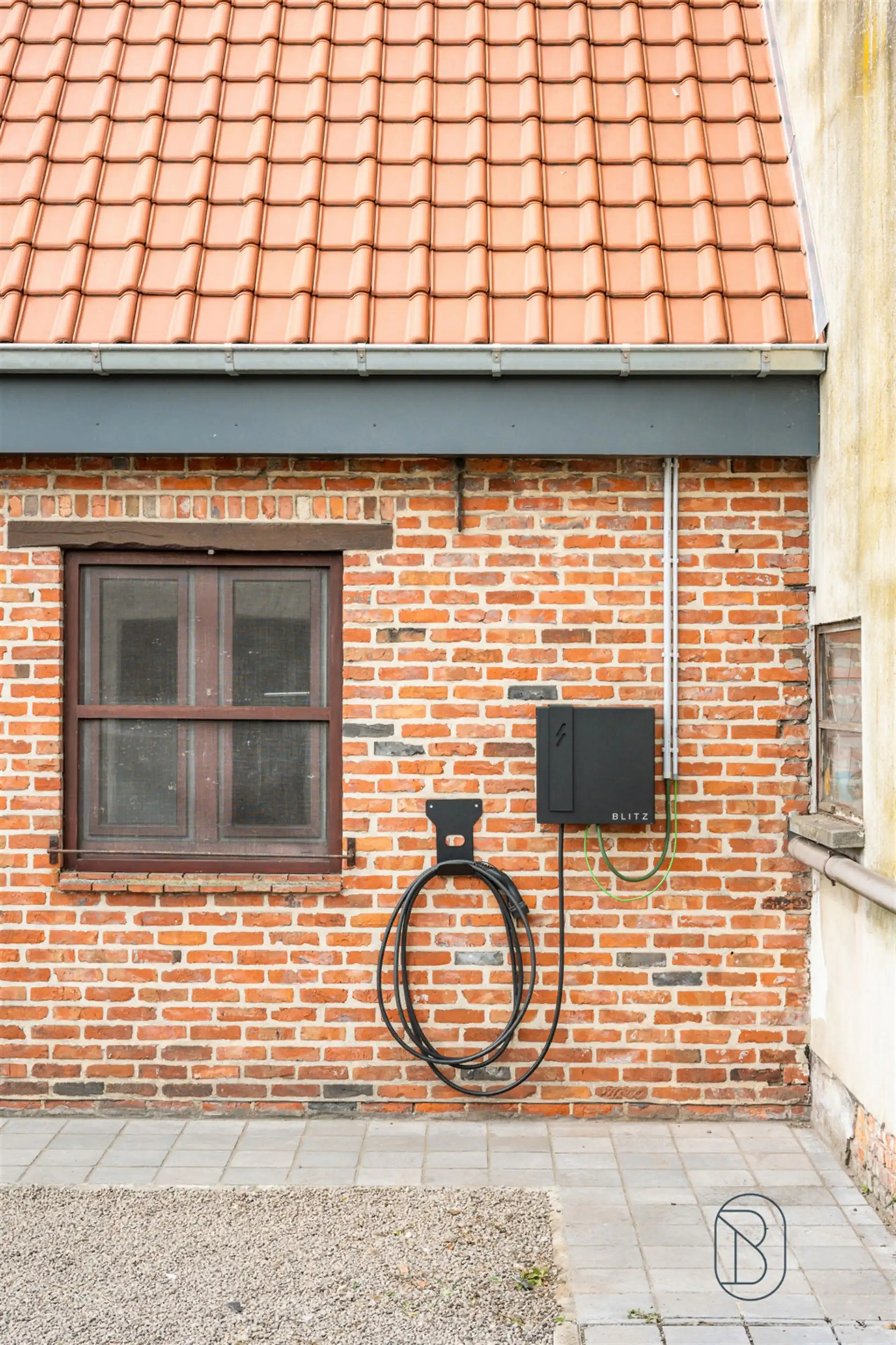 Ruime woning met 4 slpk, garage en bijgebouw op 2.279 m² foto 5
