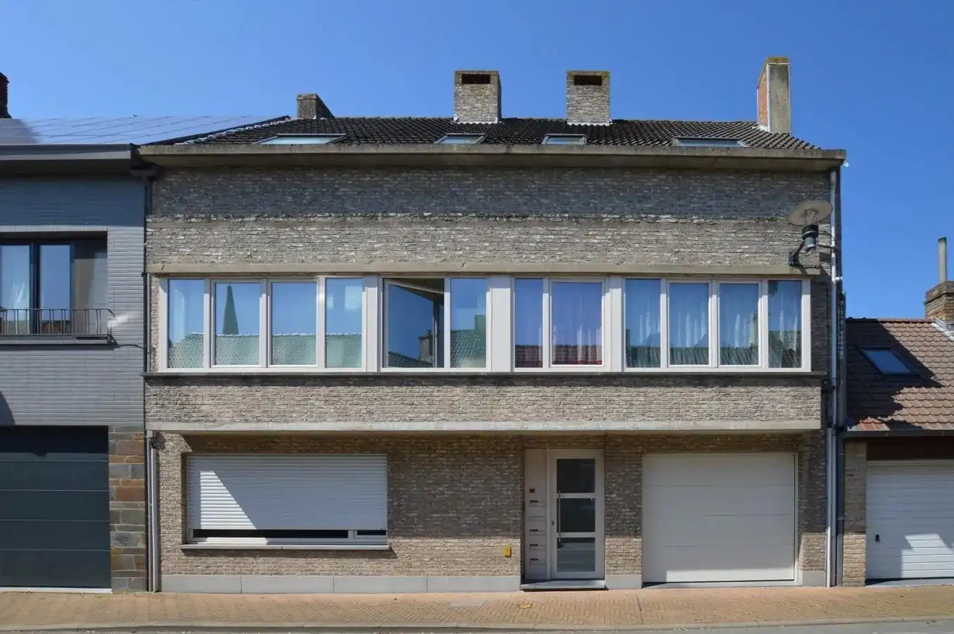 Instapklaar gemeubeld dakappartement te Oudenburg foto {{pictureIndex}}