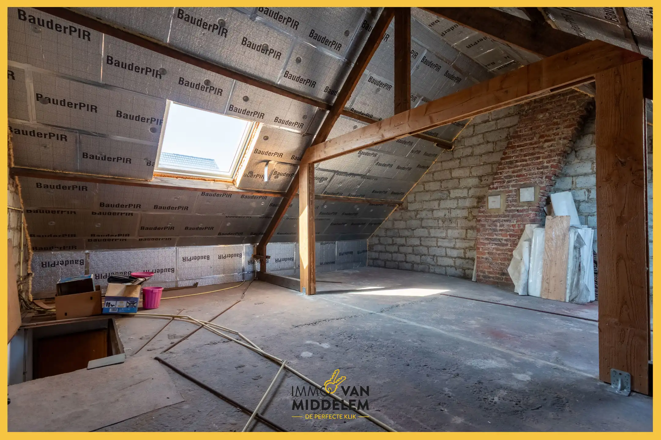 WONING MET 3 KAMERS EN INRICHTBARE ZOLDER foto 18