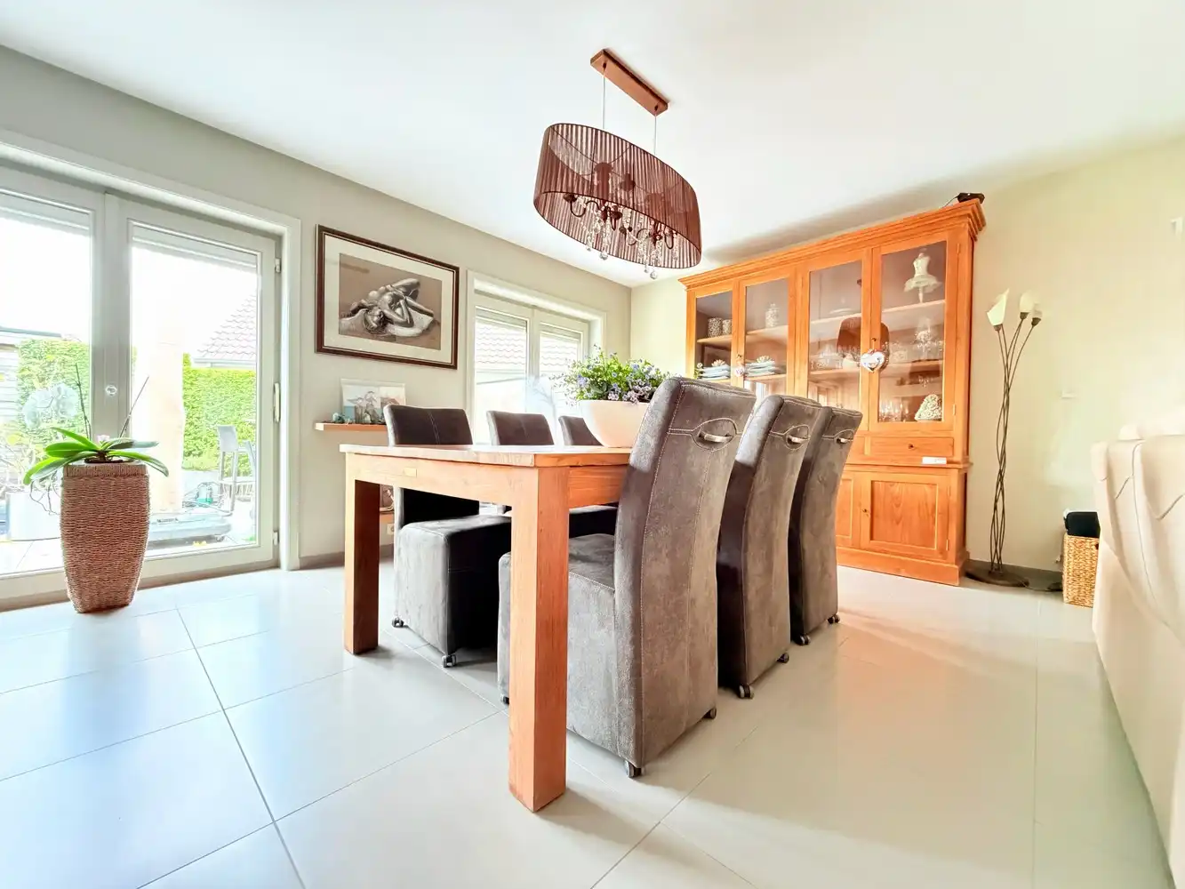 Alleenstaande woning in rustige wijk (551m2) foto 3