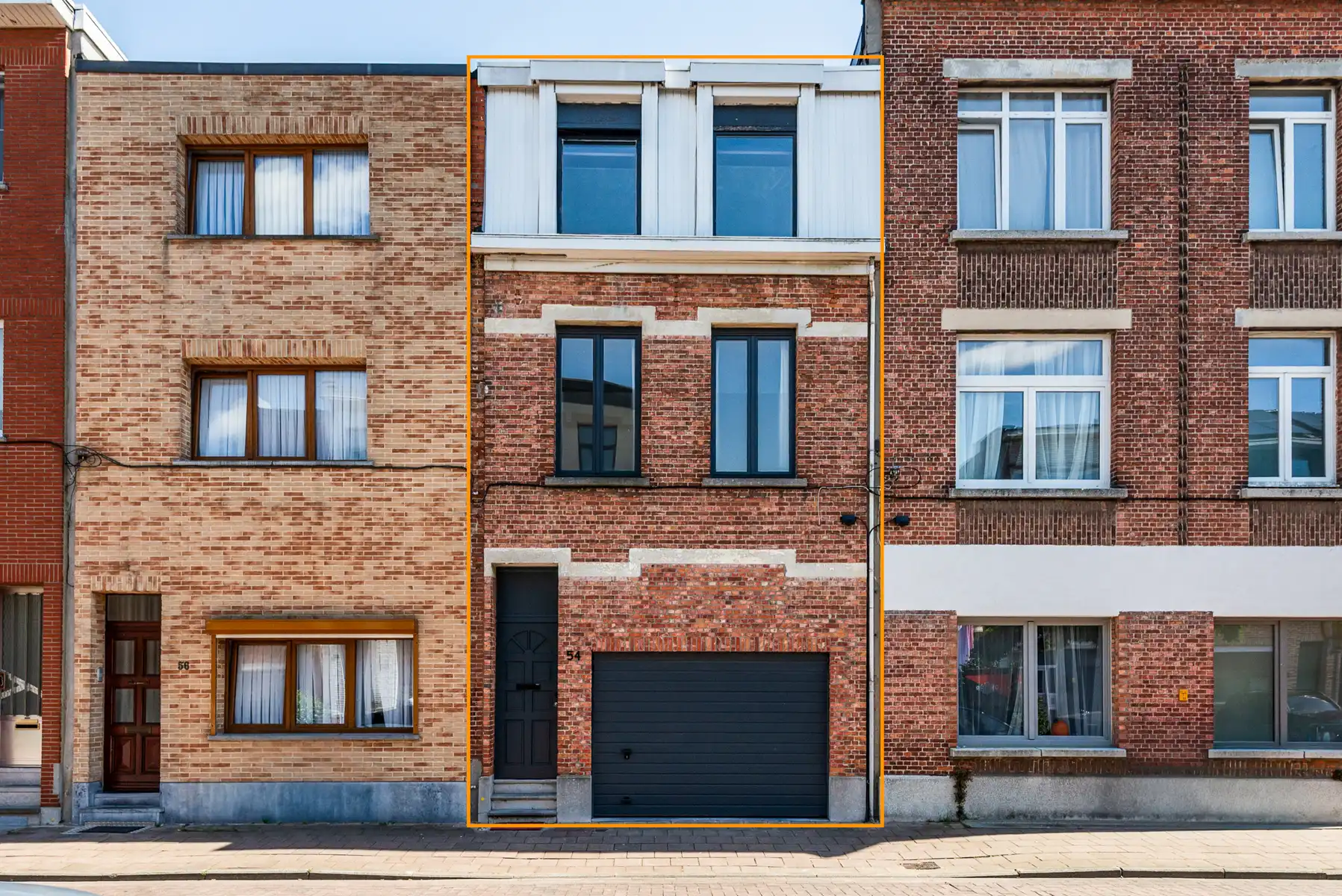 Een verrassend ruime woning met garage en zonnige koer foto 15