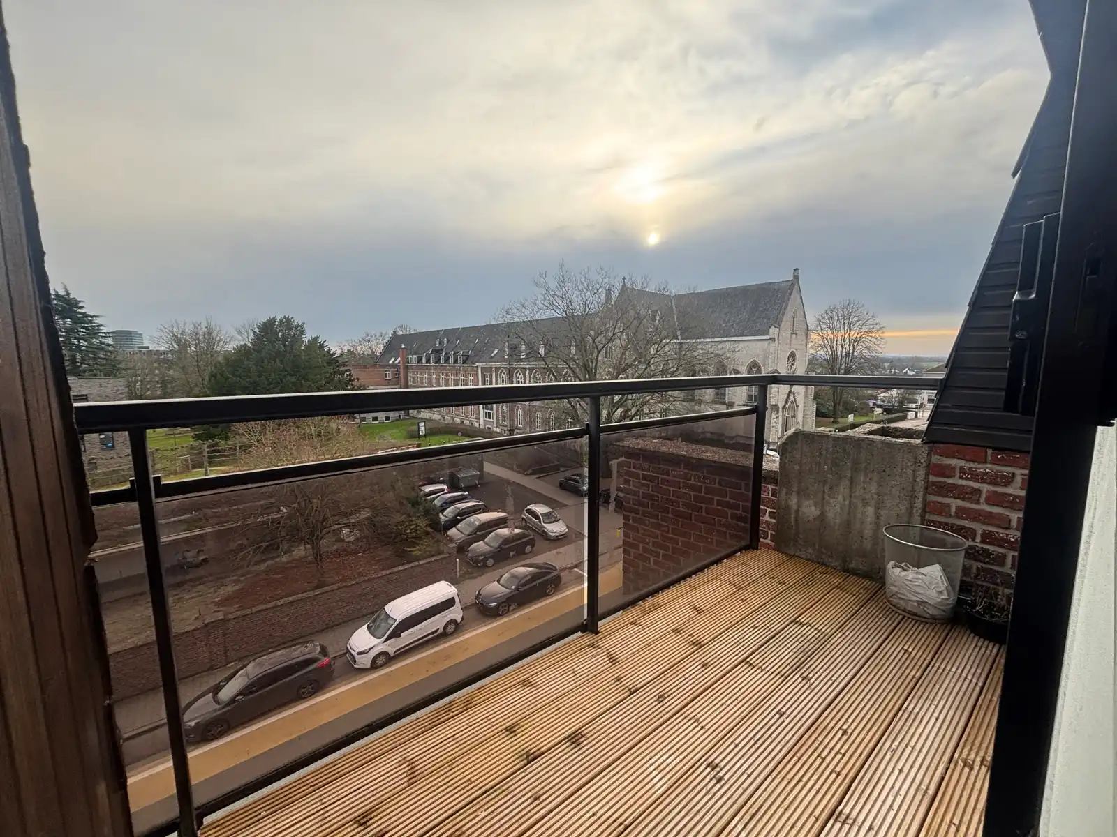 Bemeubelde studio te huur foto 5