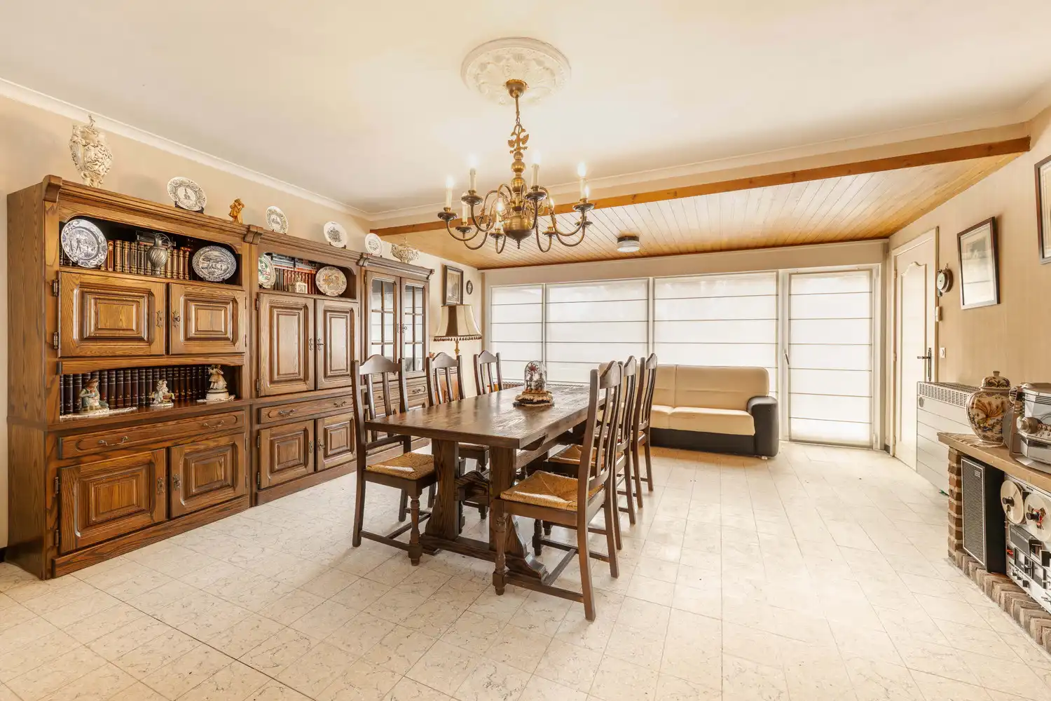 Woning met garage te Tielt. foto 3