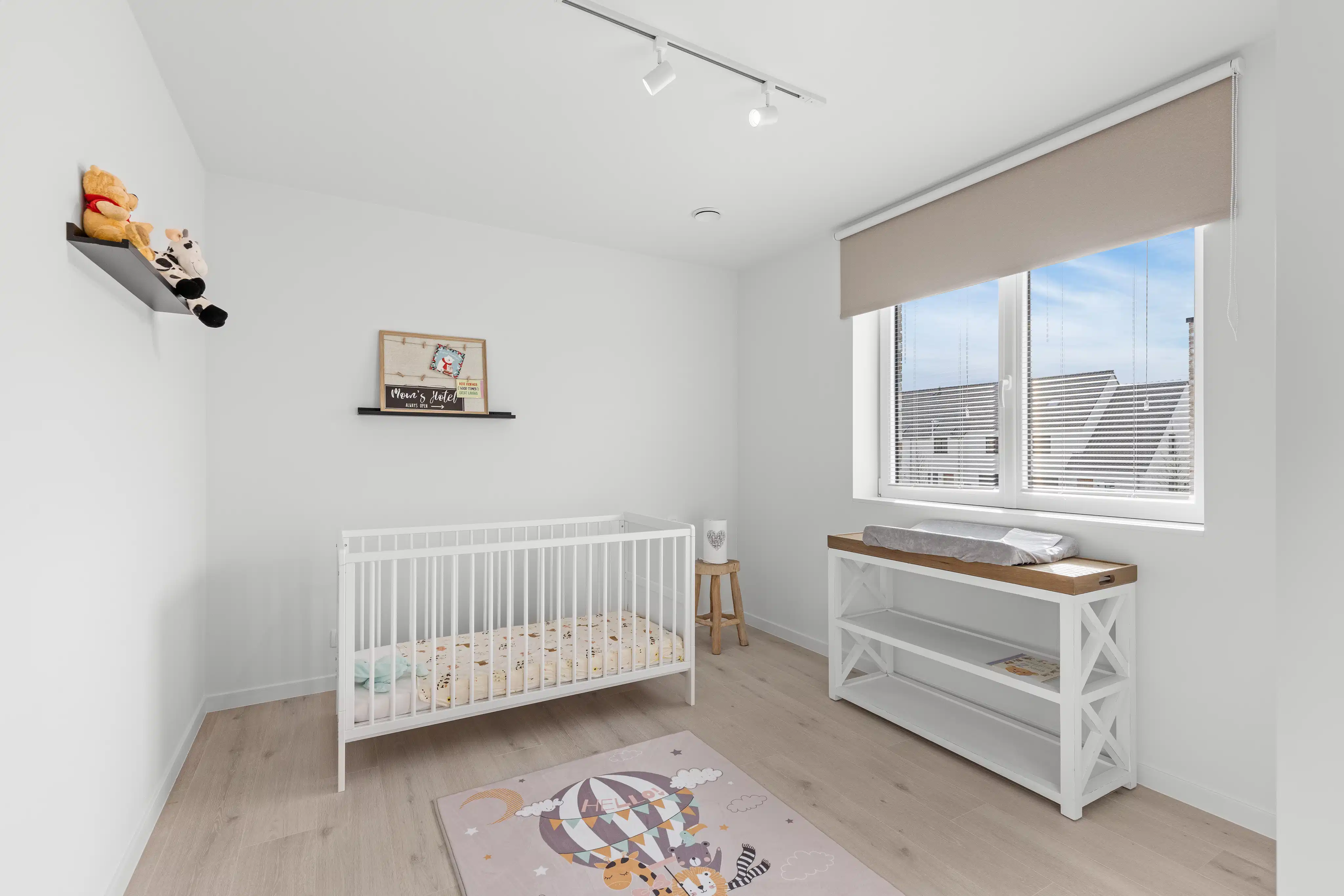 Moderne en lichtrijke halfopen woning met 3 slaapkamers foto 11