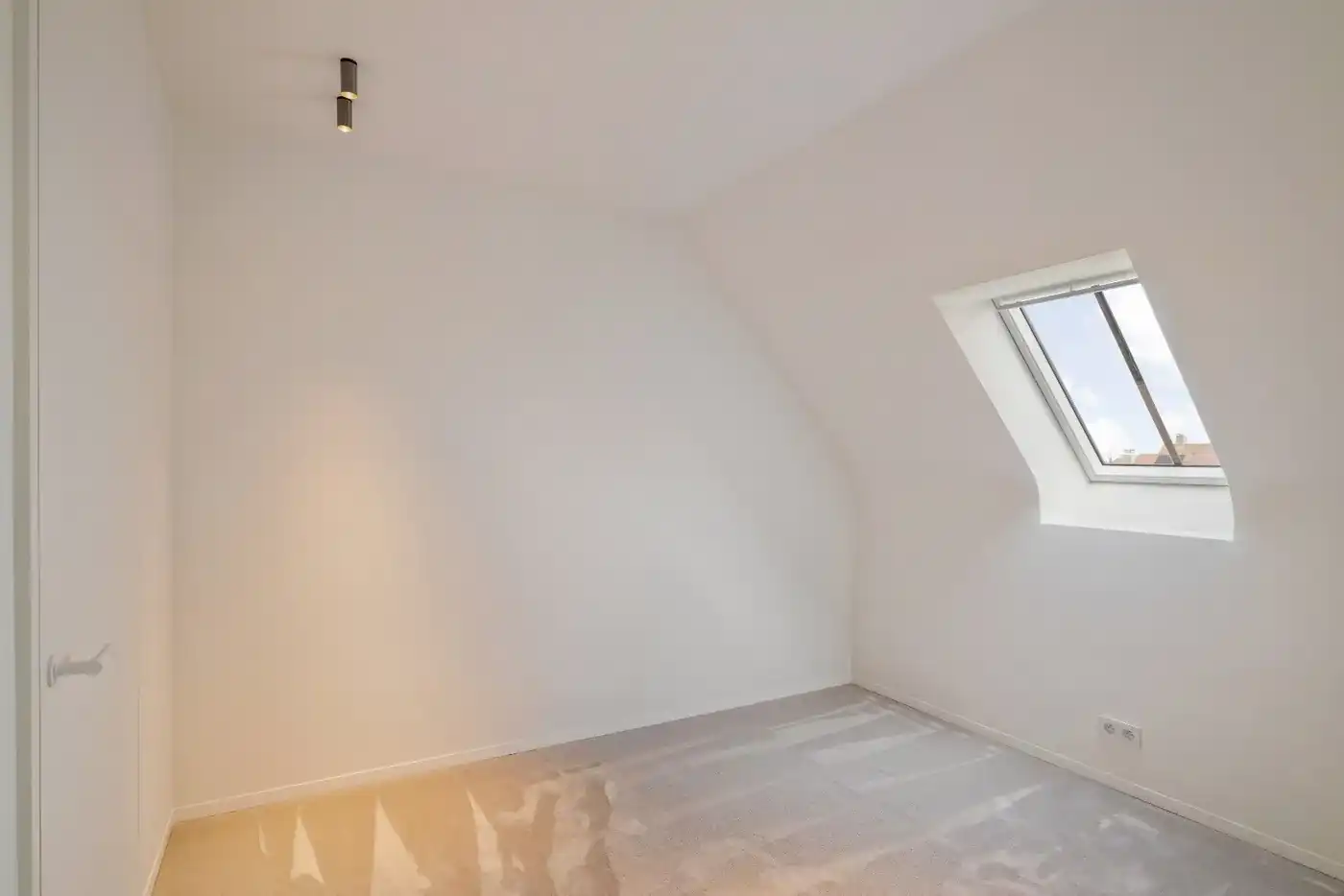 Nieuwbouw onder registratierechten! Villa met zonovergoten leefruimtes en een tijdloos design foto 30
