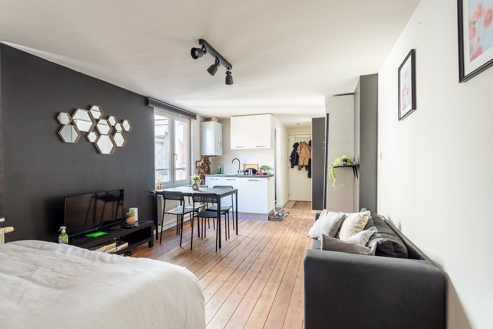 Charmant appartement op een zucht van het KMSKA foto {{pictureIndex}}