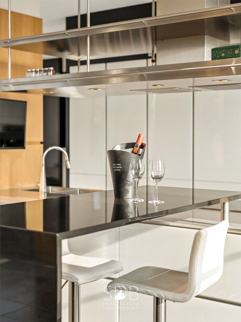 Prachtige villa in hoevestijl met bijgebouwen en graslanden op 89.070m² foto 15