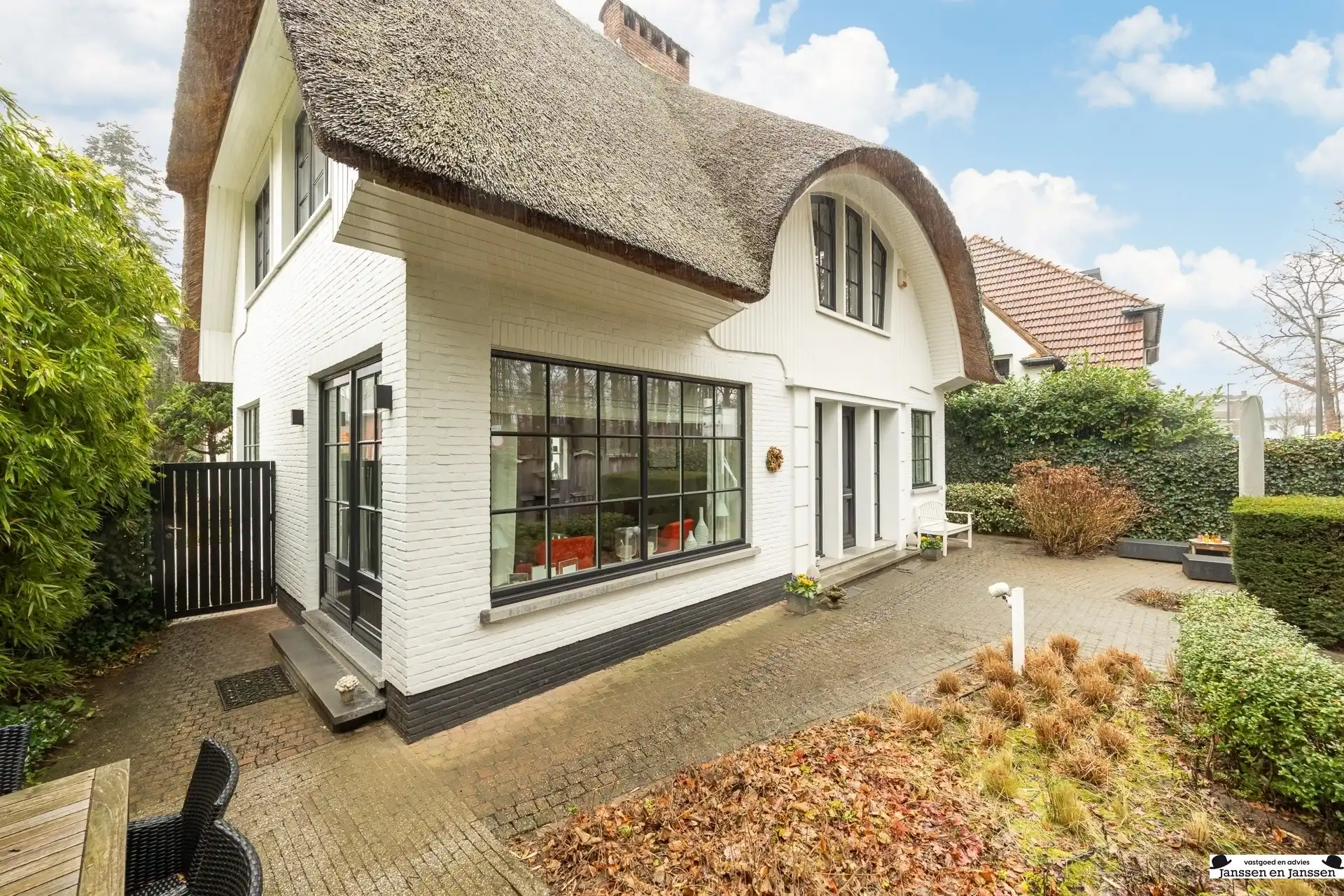 Charmante villa op toplocatie in hartje Ekeren foto 34