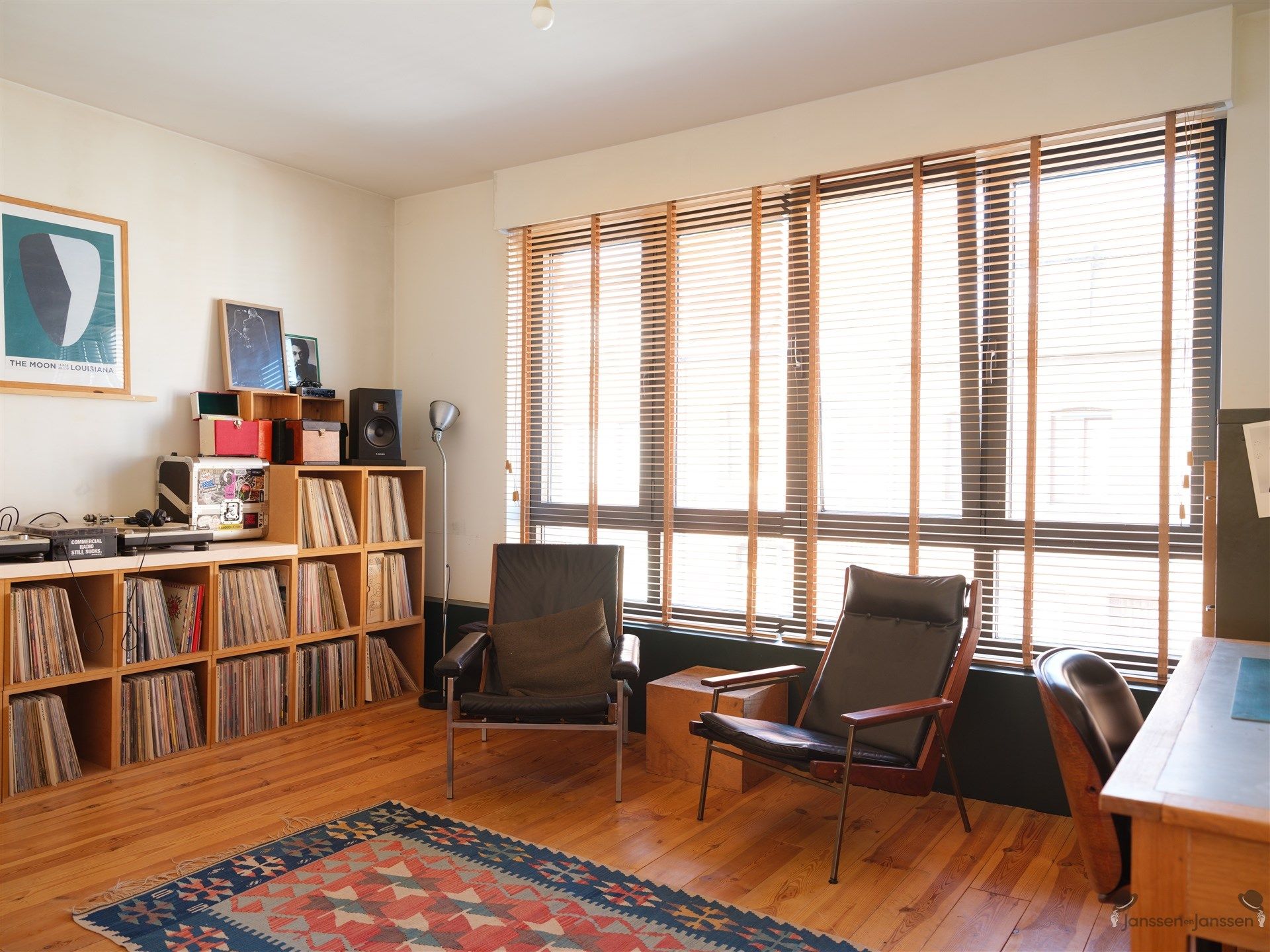 Charmant gerenoveerde woning met zonnige groene tuin foto 11