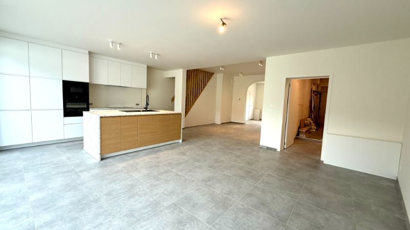 Prachtige vernieuwbouwwoning aan het water in hartje Deinze foto 9