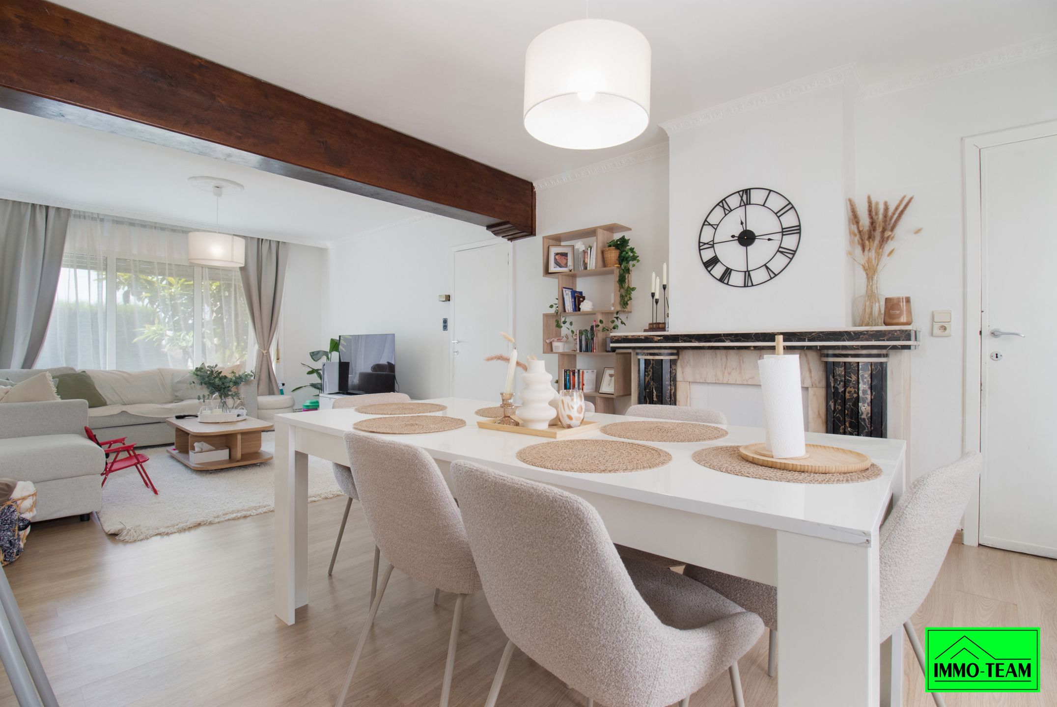 Charmante 3-gevelwoning nabij centrum Roosdaal foto 2