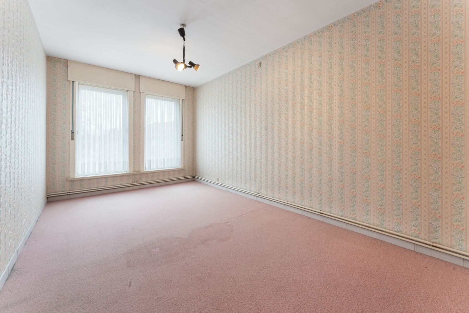 Centraal gelegen woning met 4 slpk , 2 garages en stadstuin foto 15