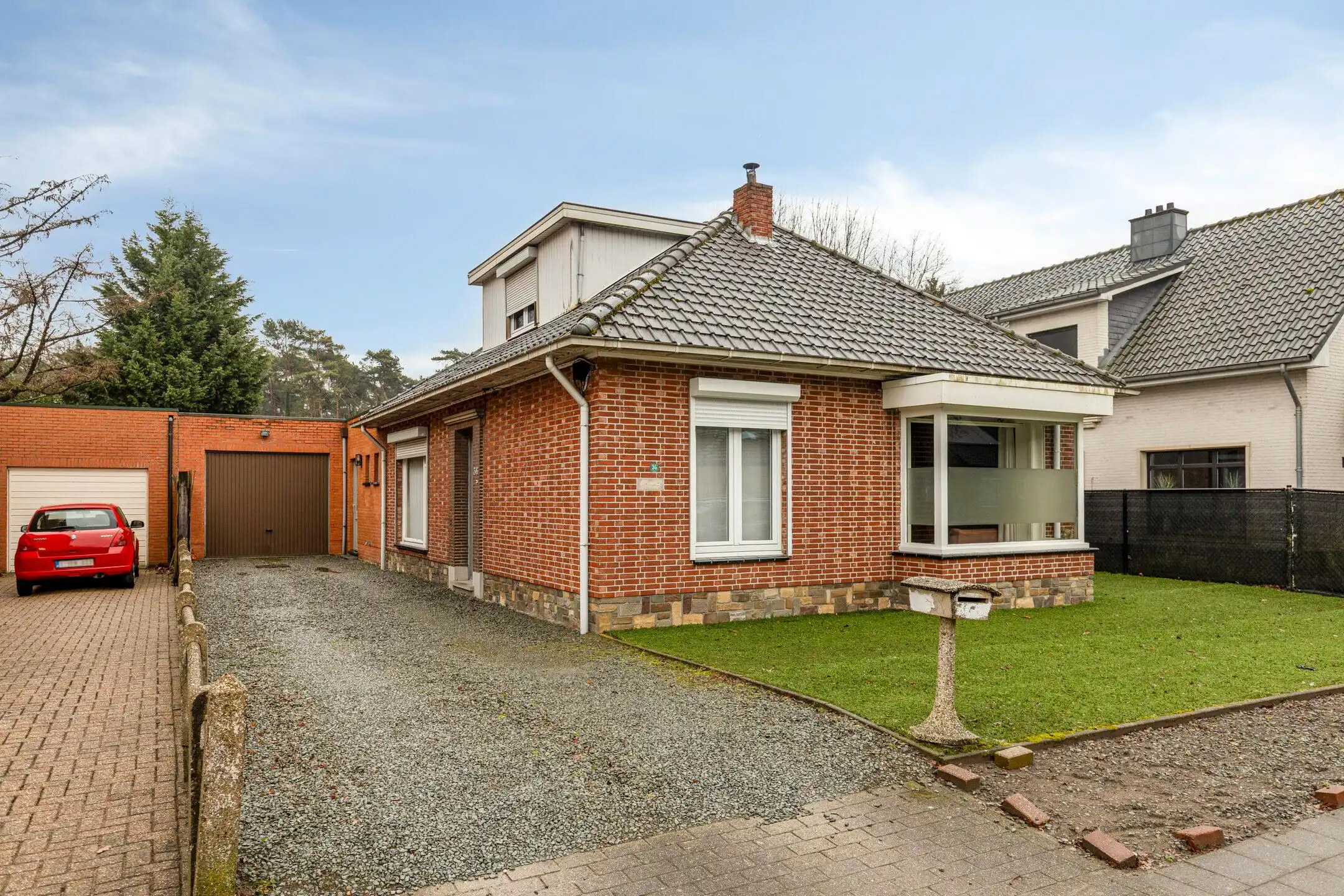 Bungalow met ruime garage te koop in Kemzeke foto 24