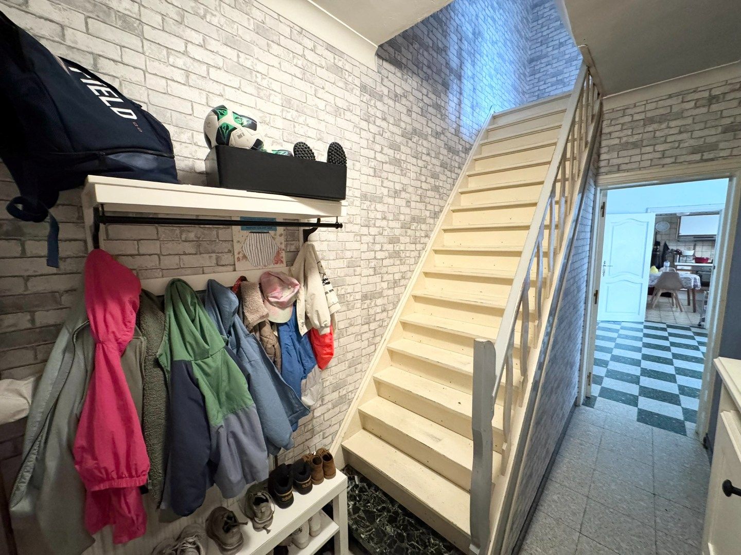 Rustig gelegen woning met 4 slaapkamers in Uitbergen  foto 6