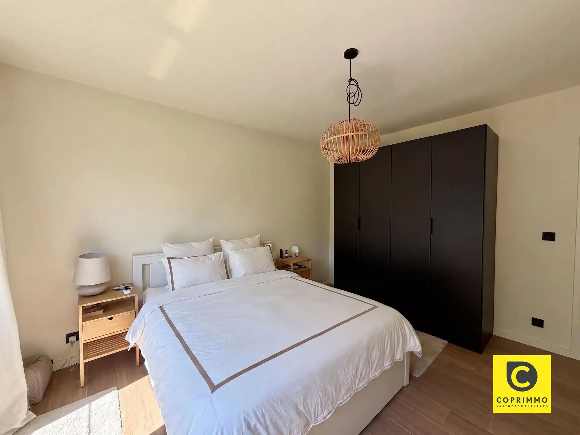 Gerenoveerd en lichtrijk 2 slpks appartement met terras! foto 11