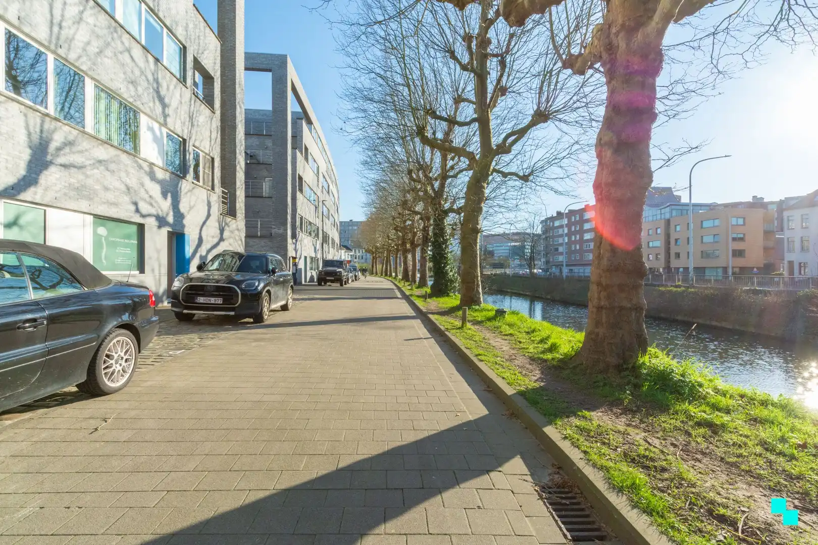 Lichtrijk twee slaapkamerappartement met tuin te Gent foto 23