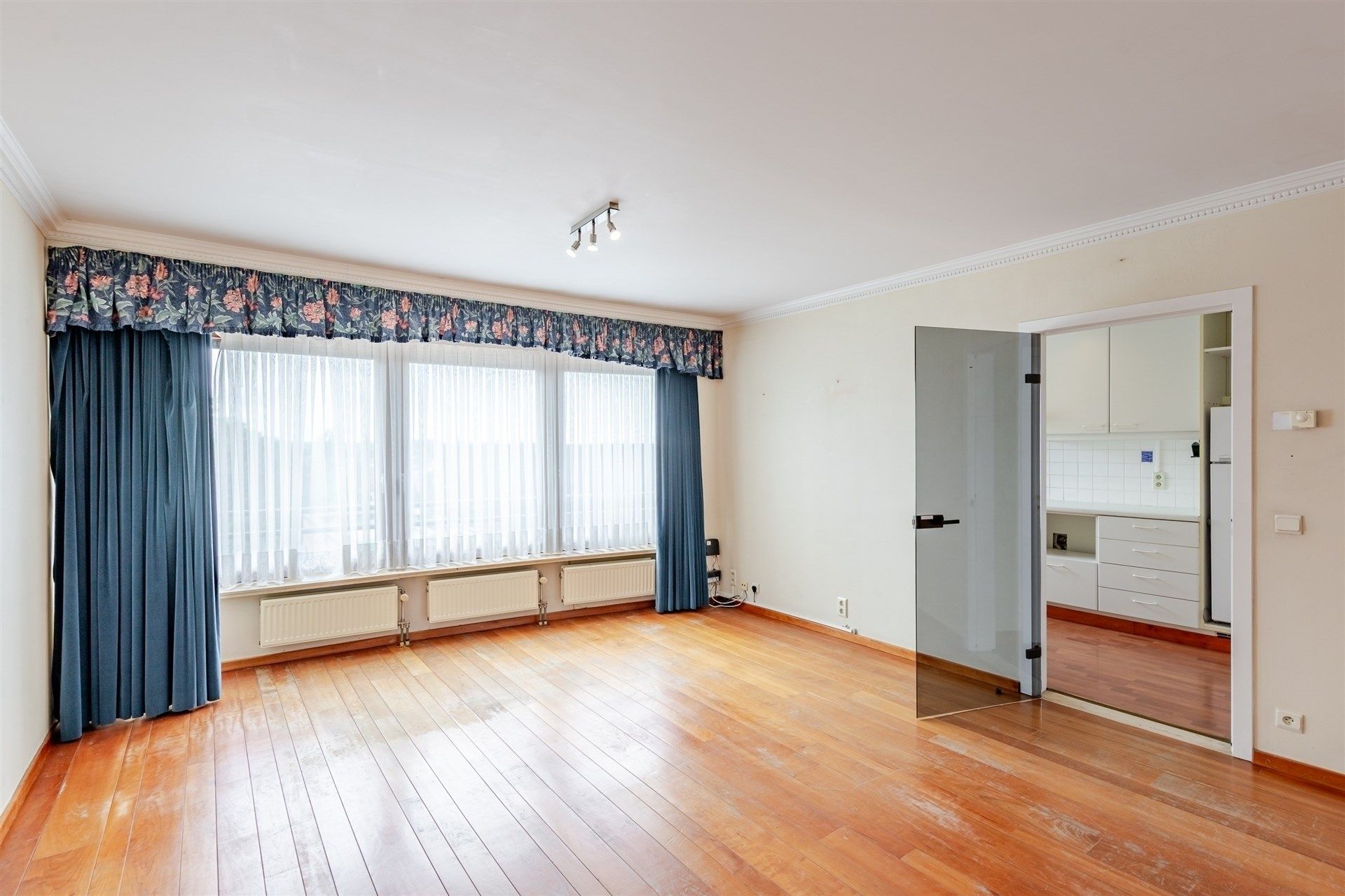 Aangenaam 2 slaapkamer appartement in centrum Wetteren foto 5