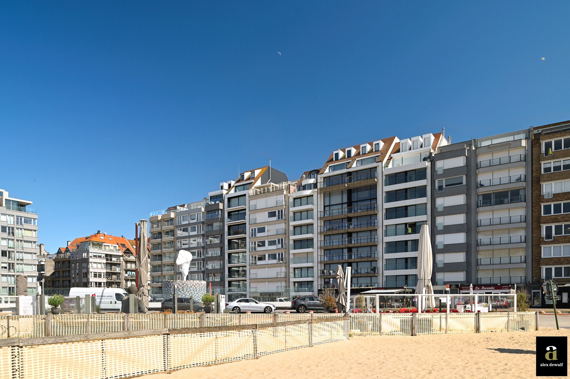 Appartement met 5 slaapkamers en 10m gevel te Rubensplein. foto 2