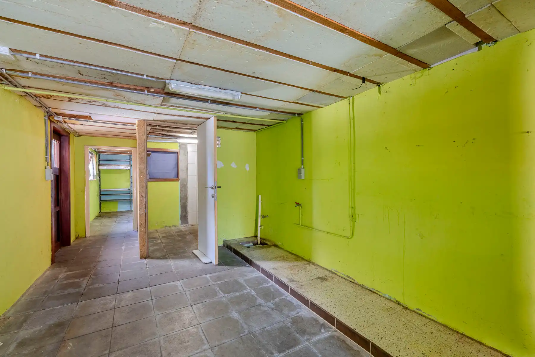 Op te frissen woning met 3 slpks, garage en gezellige tuin foto 16