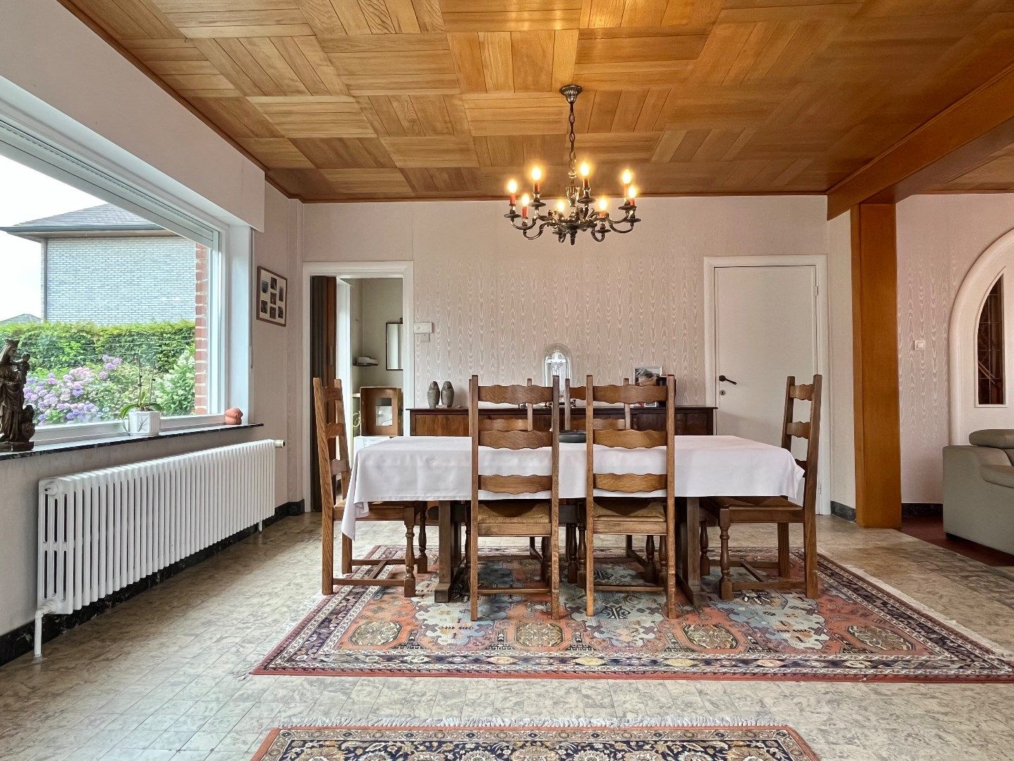 Alleenstaande woning te koop in Kuurne met ruime tuin, 3 slaapkamers en een topligging.  foto 5