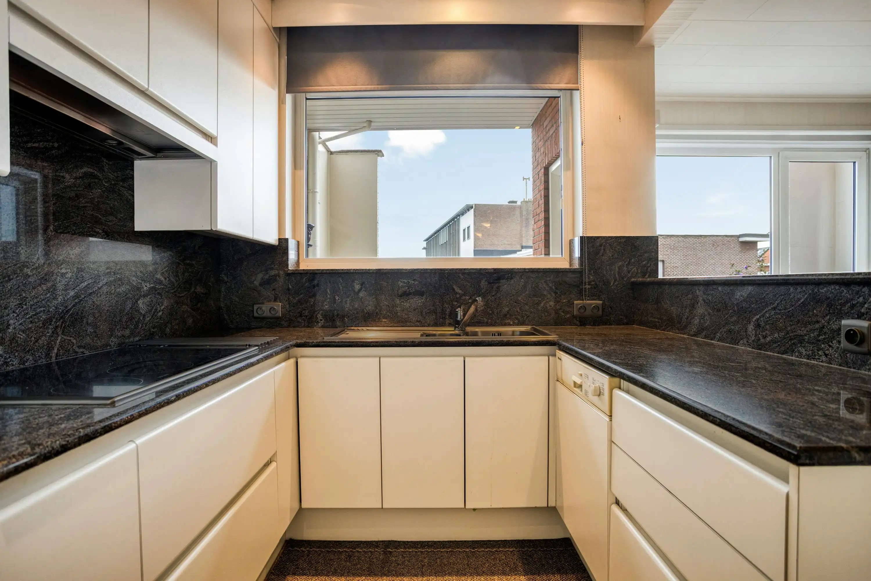 Karaktervol huis met tuin en 3 slaapkamers te Merksem foto 5