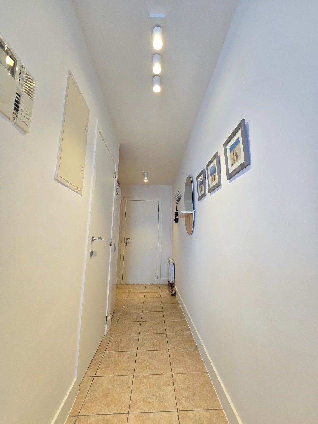 Studio met slaaphoek en frontaal zeezicht foto 8