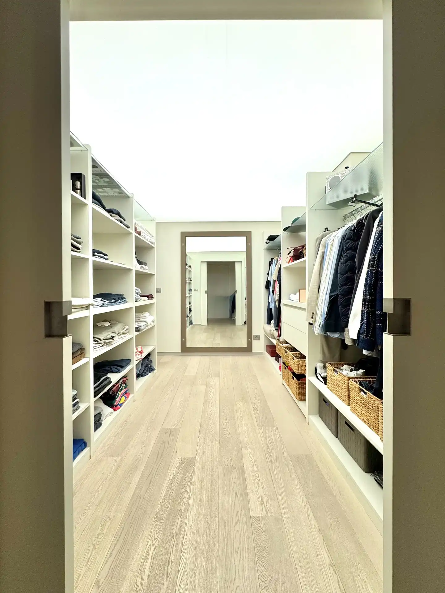 RUIME TIJDLOZE VILLA MET ZWEMBAD foto 31