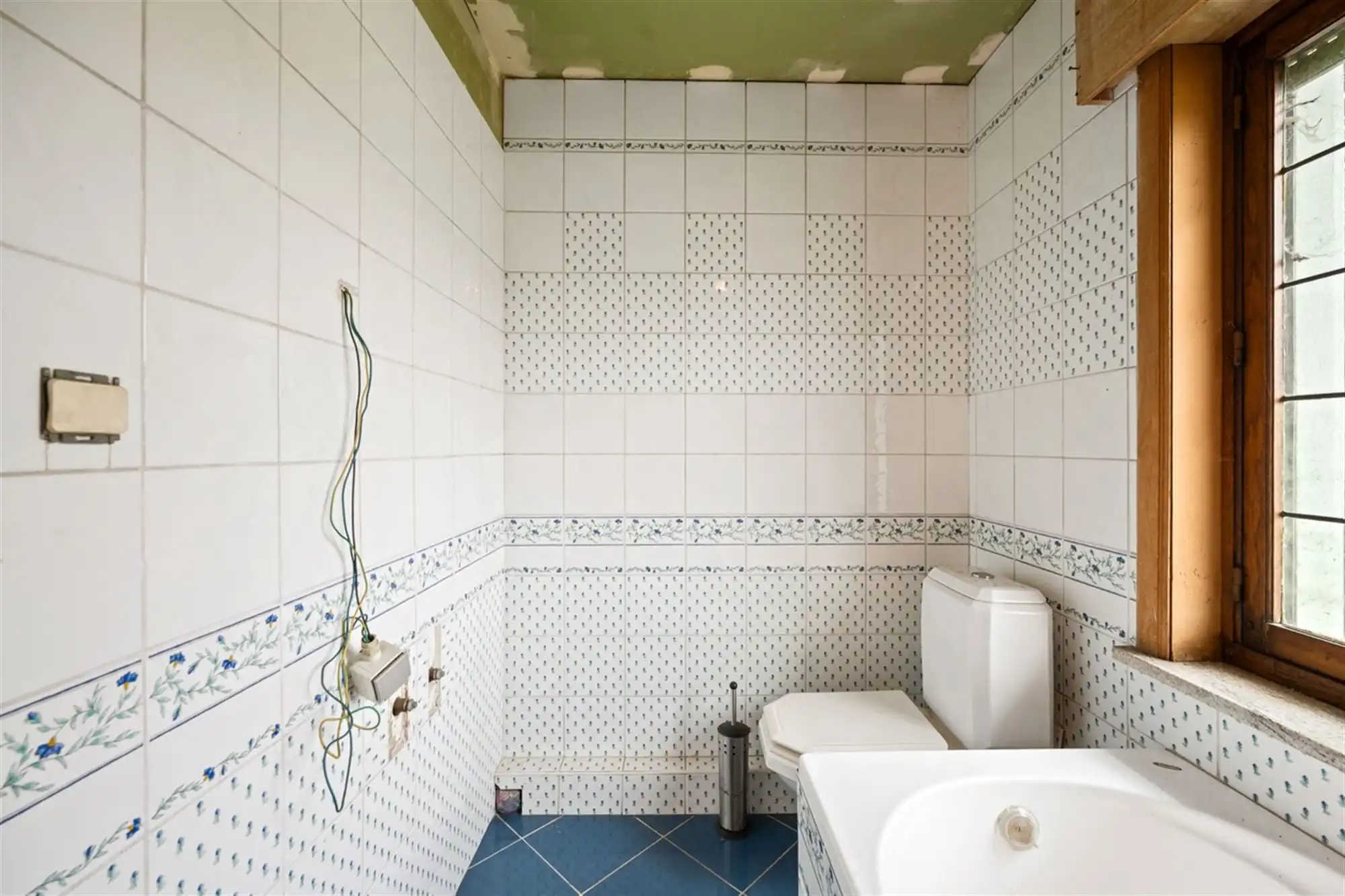 Te renoveren RUIME KARAKTERVOLLE OPEN BEBOUWING met 3 slpks, garage, polyvalente ruimte & tuin op een perceel van ca. 765m² foto 19