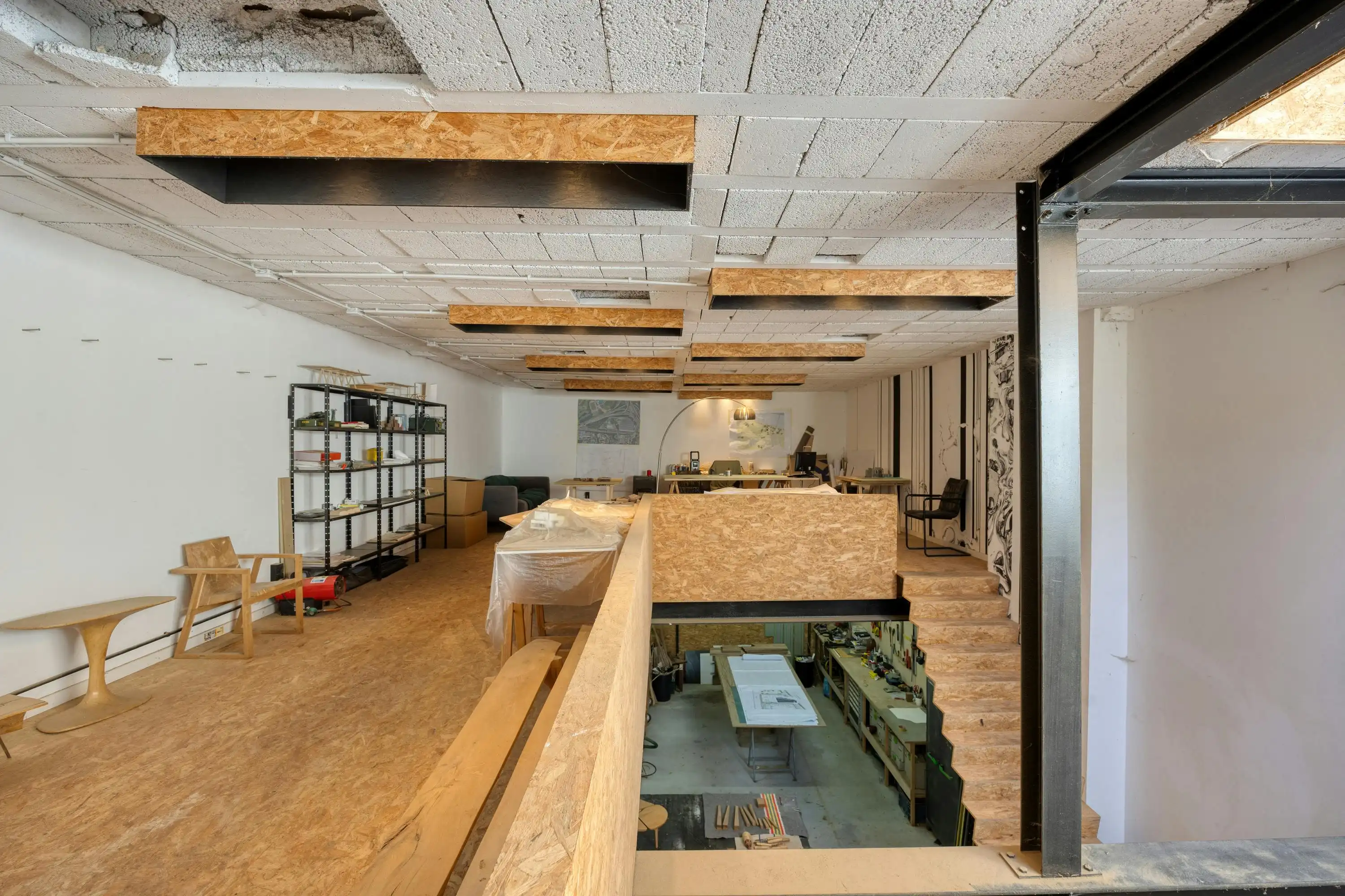 Unieke stadswoning met terras, atelier en garage te koop foto 15